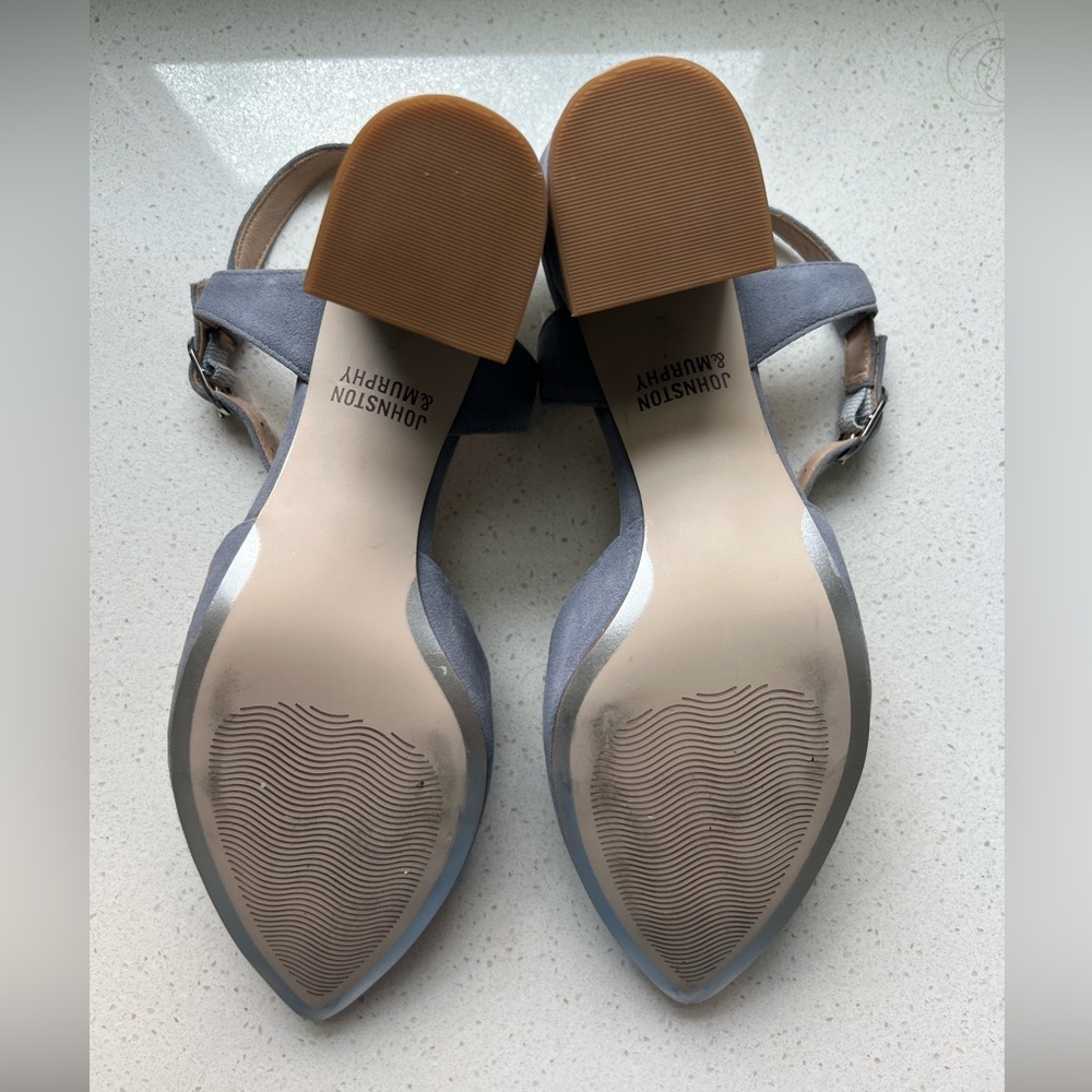 Johnston & Murphy t strap pointed toe heel shoe. - Picture 4 of 5